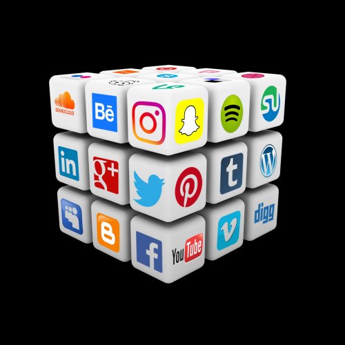 social-media-2690966